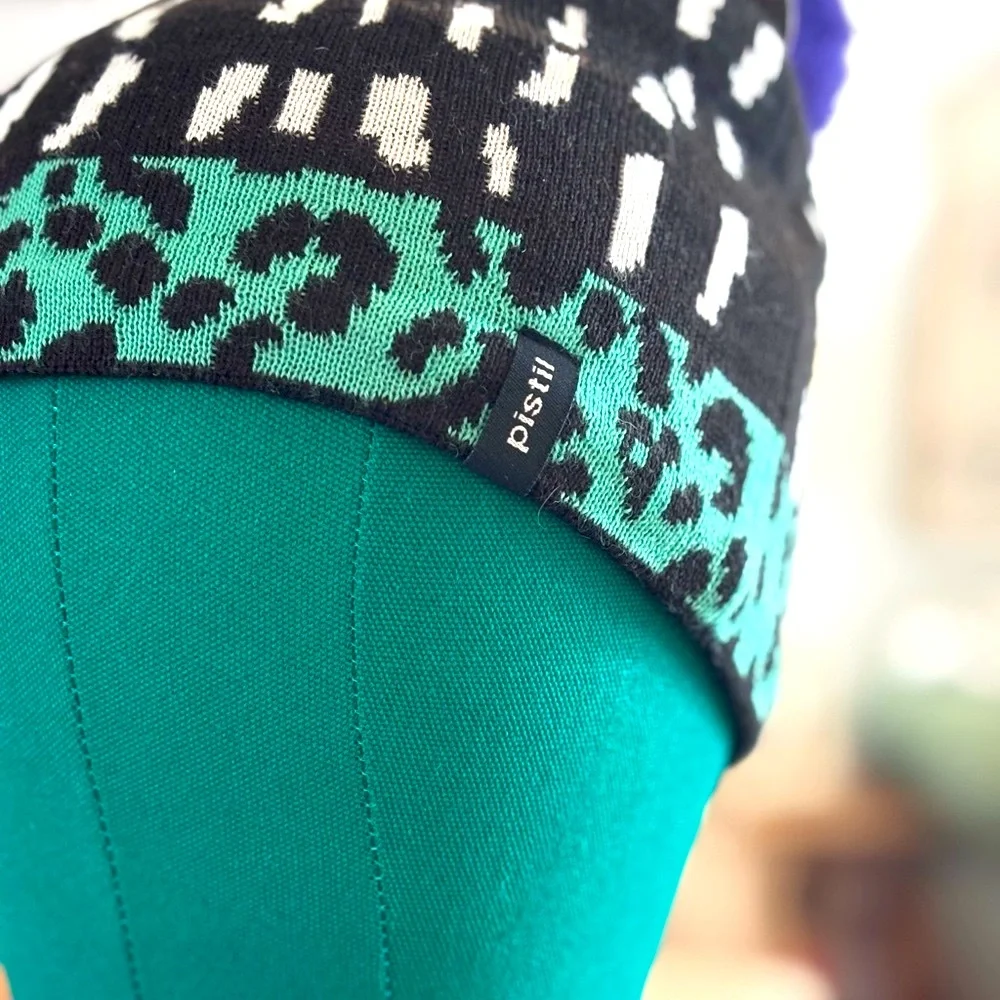 NWT Pistil Abstract Patterned Beanie. Women’s Graphic | Black | Dopamine |